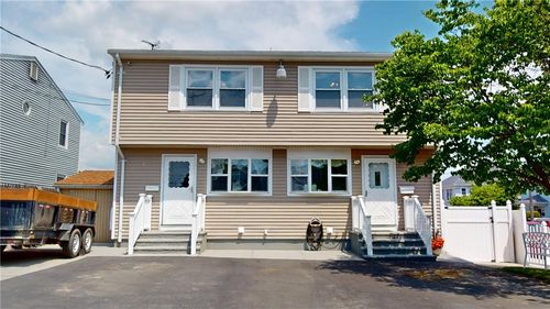 7 Notre Dame St, Central Falls, RI, 02863-1302 | Card Image