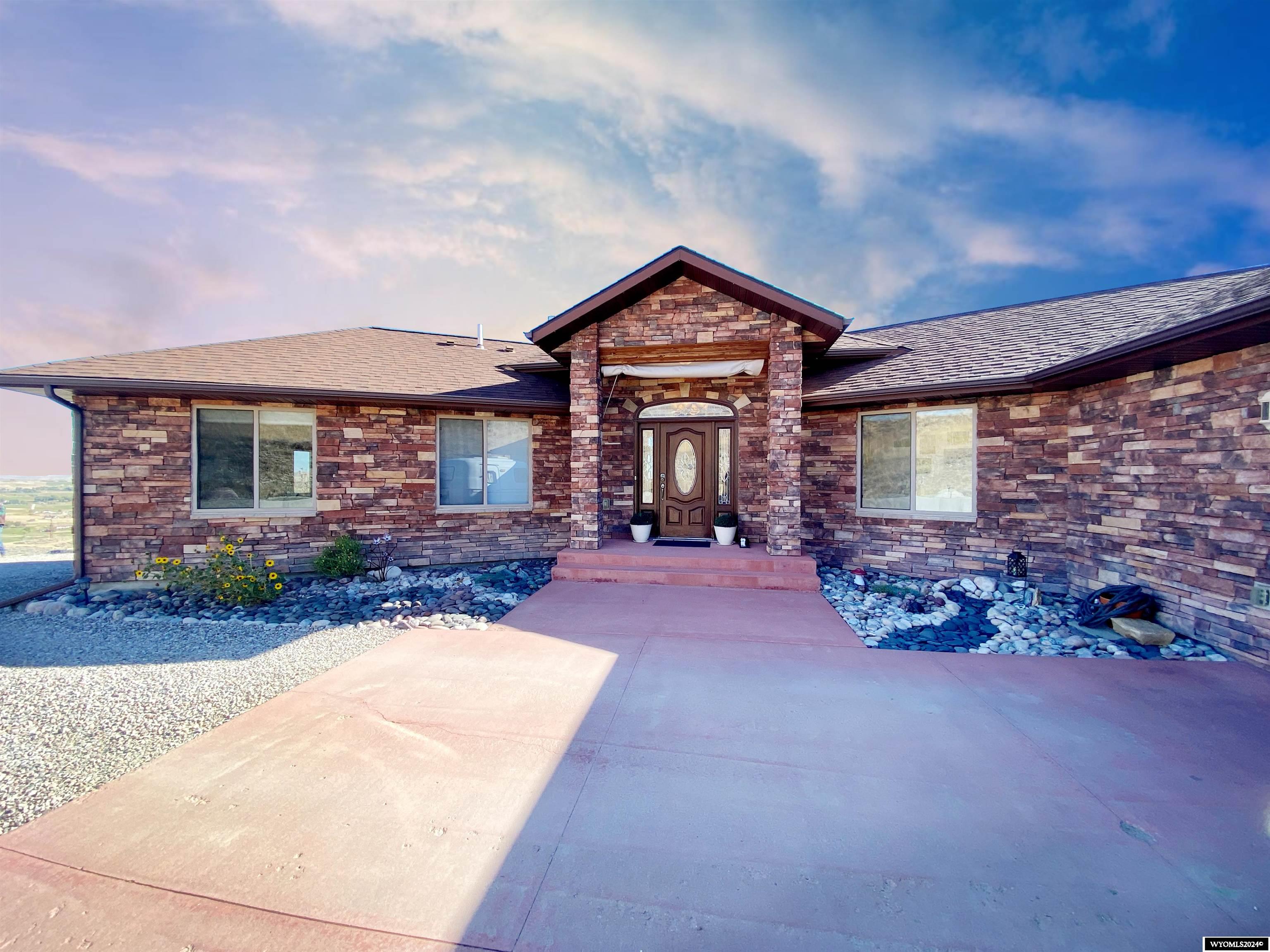 Hillside Dr, Lander, WY 82520