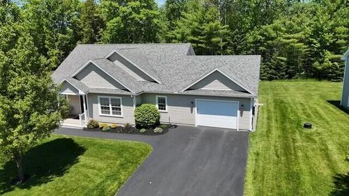 7 Cortland Way, Lewiston, ME, 04240-1241 | Card Image
