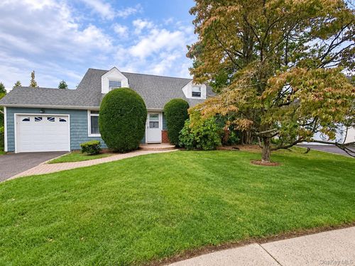 29 Emerson Court, North Hempstead, NY, 11590 | Card Image