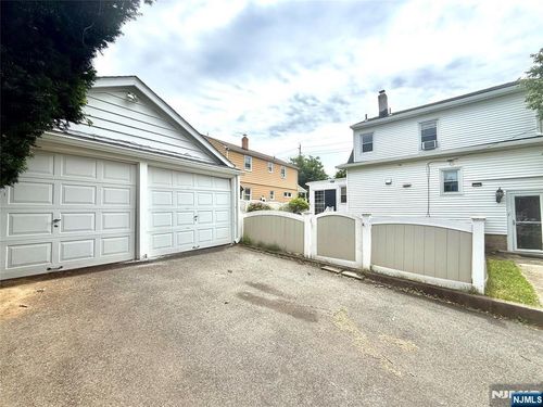 10-01 Berdan Ave, Fair Lawn, NJ, 07410-1721 | Card Image