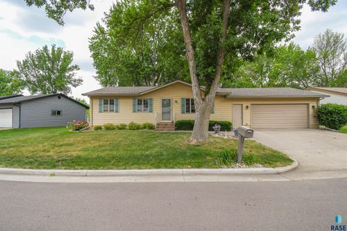 4311 W Mesa Pass Pass, Sioux Falls, SD, 57106 | Card Image