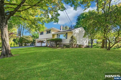 15 Windsor Court, Norwood, NJ, 07648 | Card Image