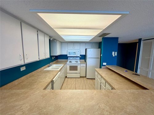 302-450 Treasure Island Cwy, Treasure Island, FL, 33706 | Card Image
