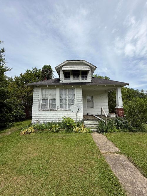272 East Center Street Street, Beattyville, KY, 41311 | Card Image