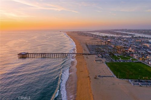 apt-113-230 Lille Ln, Newport Beach, CA, 92663-2664 | Card Image