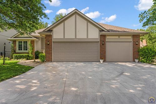 6400 Sw Castle Ln, Topeka, KS, 66614 | Card Image