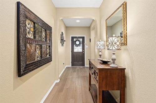 600 Gina Dr, Kyle, TX, 78640-5992 | Card Image