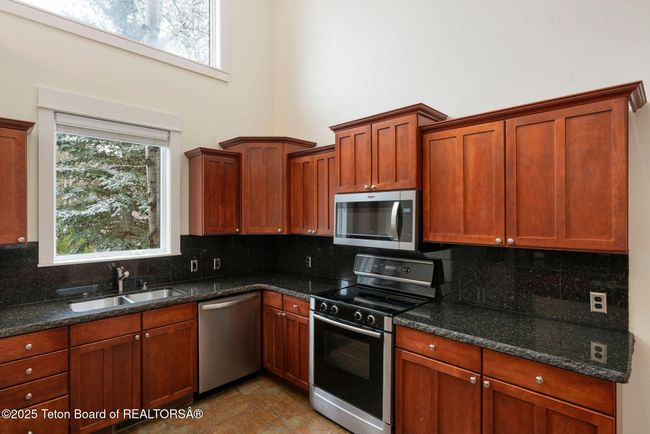 109 Trail Creek Dr, Townhouse with 4 bedrooms, 4 bathrooms and null parking in Victor ID | Image 6