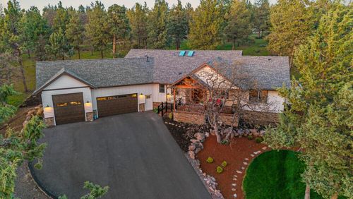 10117 Mourning Dove Dr, Klamath Falls, OR, 97601-9137 | Card Image
