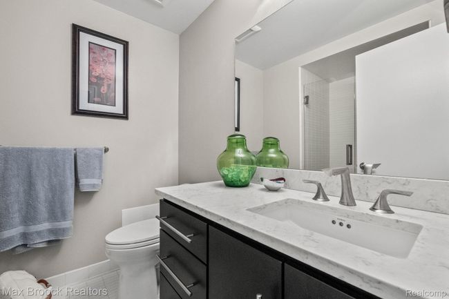 Bedroom #2 with updated full bath | Image 27