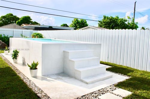 15100 Polk St, Miami, FL, 33176-7633 | Card Image