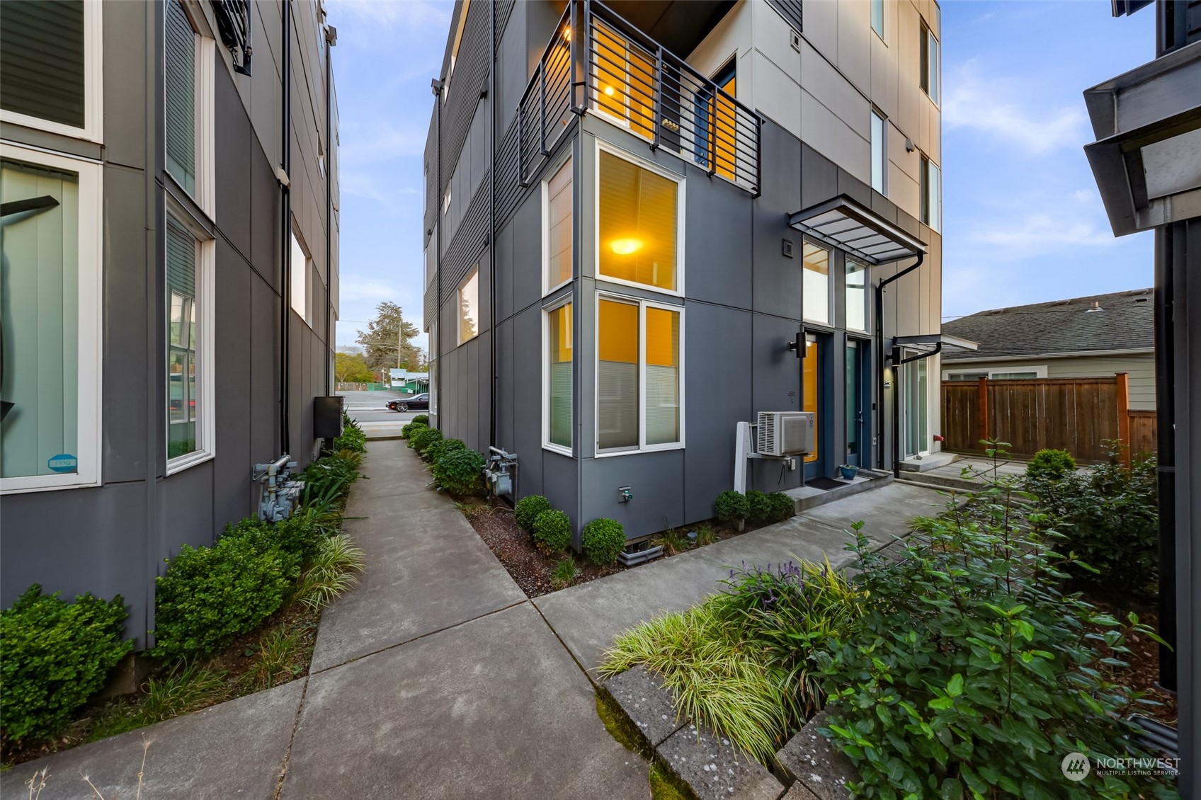 15th Ave, Seattle, WA 98108