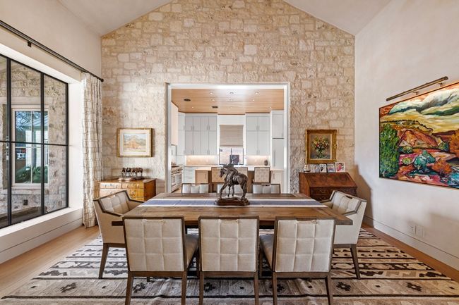 705 W Creek St, Home with 3 bedrooms, 5 bathrooms and 3 parking in Fredericksburg TX | Image 12