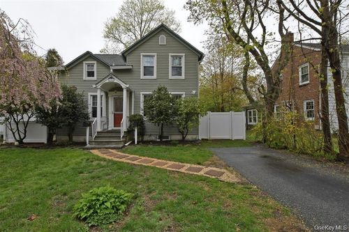 144 Division Ave, West Sayville, NY, 11796-1303 | Card Image