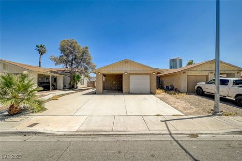 4016 Calle Paula, Las Vegas, NV, 89103-2604 | Card Image