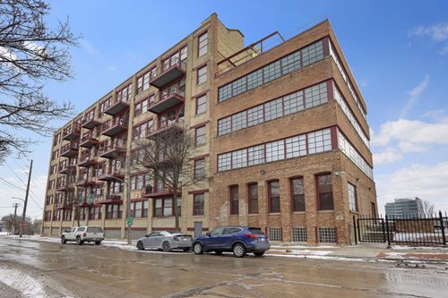 215 W Maple St, Milwaukee, WI, 53204-4047 | Card Image