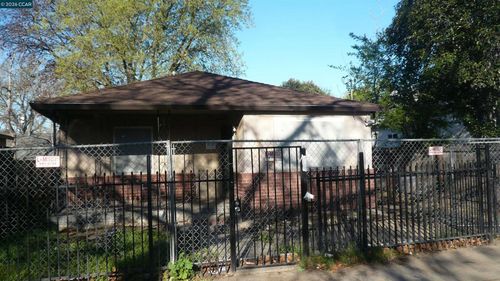 3200 San Diego Way, Sacramento, CA, 95820 | Card Image