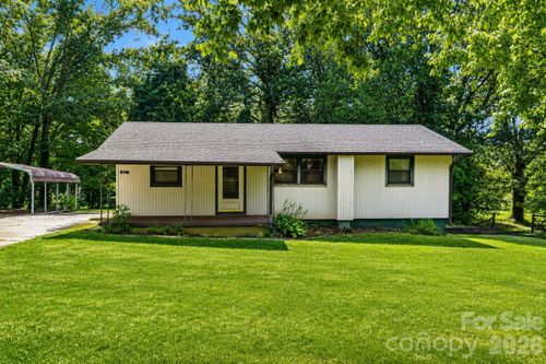 43 Open Valley Rd, Marion, NC, 28752-5198 | Card Image
