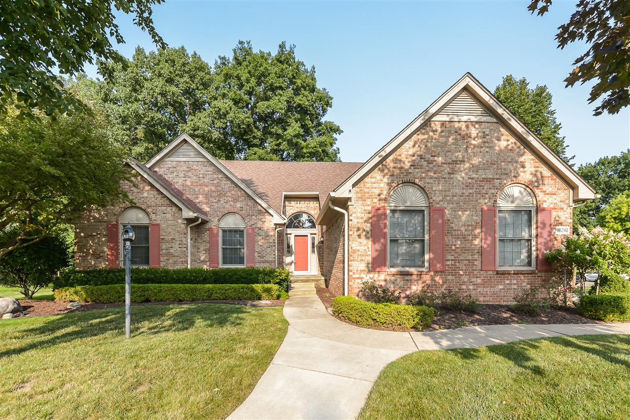 Heatherlea Dr, Livonia, MI 48152