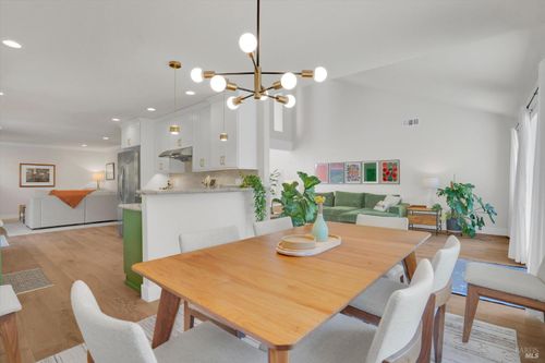 871 Hanlon Way, Benicia, CA, 94510-3652 | Card Image