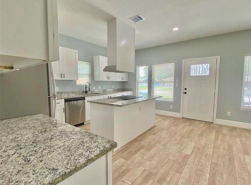 b-5754 Reed Rd, Houston, TX, 77033-2222 | Card Image