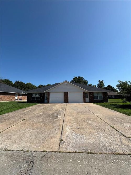 202-200-202 Nw Woodbury Dr, Grain Valley, MO, 64029-8615 | Card Image