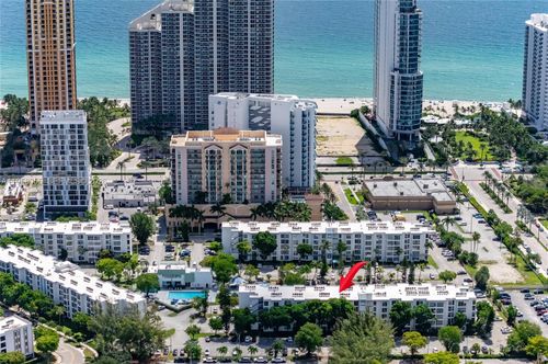 apt-318-17570 Atlantic Blvd, Sunny Isles Beach, FL, 33160-2837 | Card Image