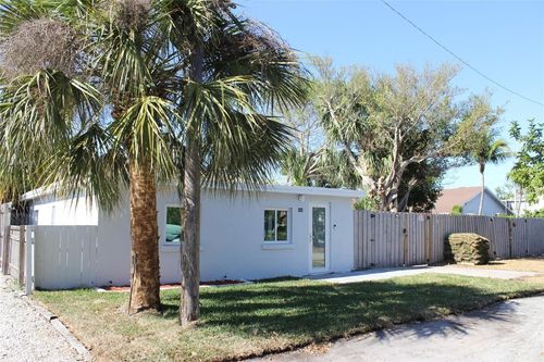 522 Se 20th Ct, Boynton Beach, FL, 33435-7222 | Card Image