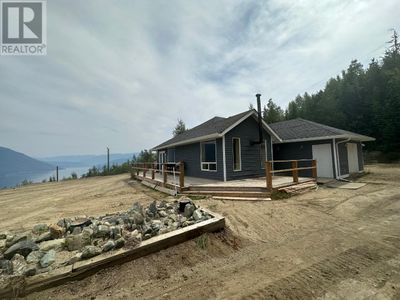 4652 Rose Cres, House other with 2 bedrooms, 2 bathrooms and 5 parking in Eagle Bay BC | Image 3