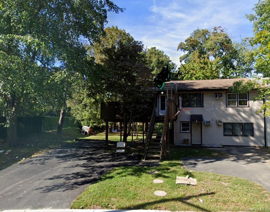 DE Ronde Rd, Monsey, NY 10952