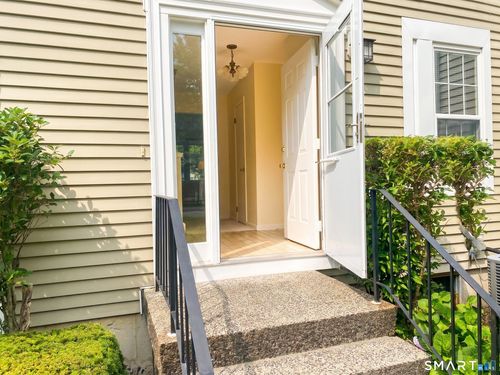 72-97-99 Park Ave, Danbury, CT, 06810-8503 | Card Image