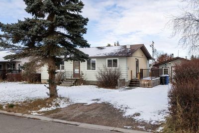 840 Osler St, House other with 3 bedrooms, 2 bathrooms and 4 parking in Carstairs AB | Image 2