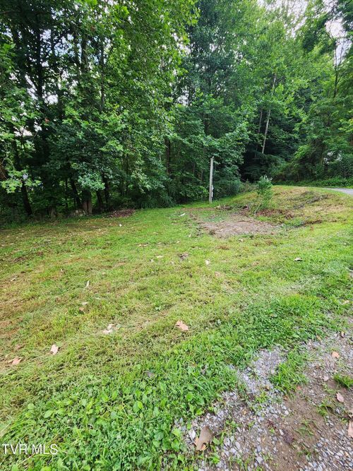 9707 Paso Ln, Pound, VA, 24279-4469 | Card Image