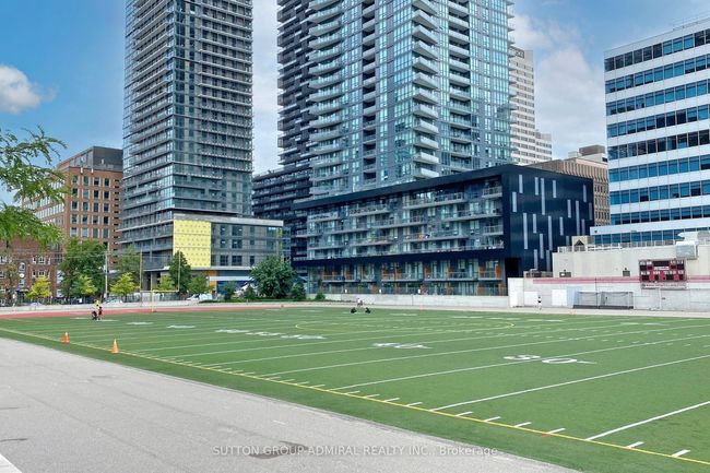 901 - 161 Roehampton Ave, Condo with 2 bedrooms, 1 bathrooms and null parking in Toronto ON | Image 37