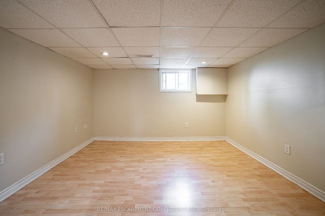 18 Grove Ave, House other with 6 bedrooms, 2 bathrooms and 4 parking in Saint Catharines ON | Image 21