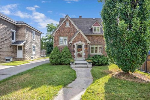 25 Broadway St E, Paris, ON, N3L2R3 | Card Image