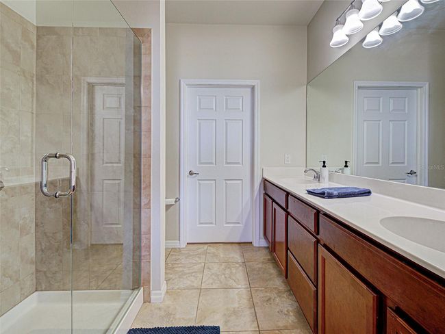 Shower with grab bar for added safety | Image 33