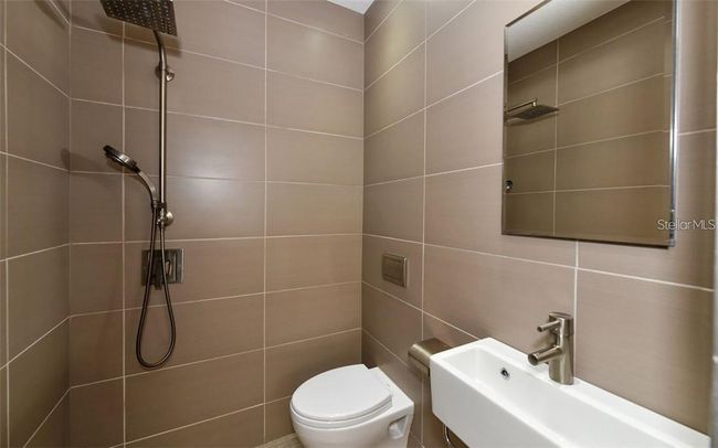 5th Bathroom | Image 5