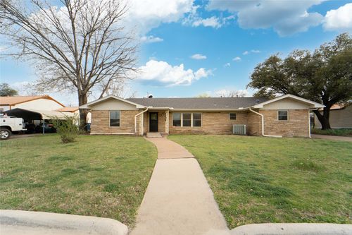 1405 W Wheeler St, Breckenridge, TX, 76424-4125 | Card Image