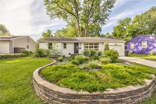 5203 W 76th Ter, Prairie Village, KS, 66208-4440 | Card Image