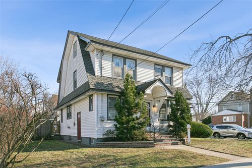 53 Grove St, Hempstead, NY, 11550-5616 | Card Image