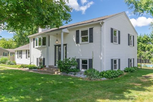 123 Mallard Cir, Agawam, MA, 01001-3435 | Card Image