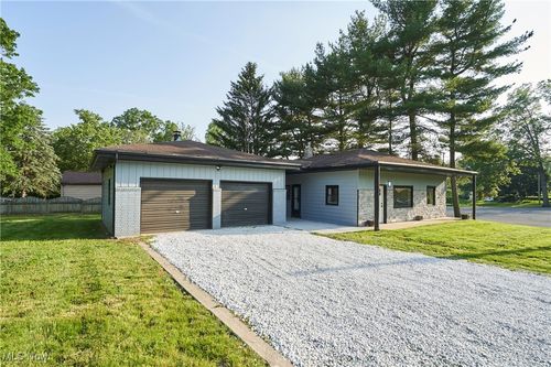 3145 Daisy Ave, Coventry Township, OH, 44319-3184 | Card Image