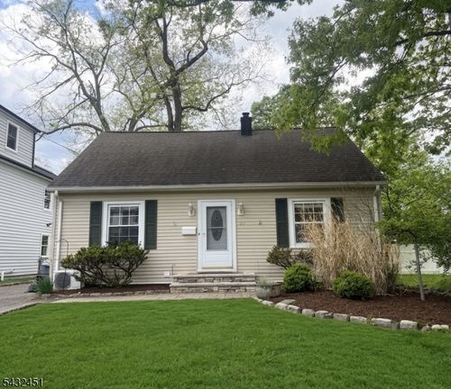37 Lee Rd, Livingston, NJ, 07039-4131 | Card Image