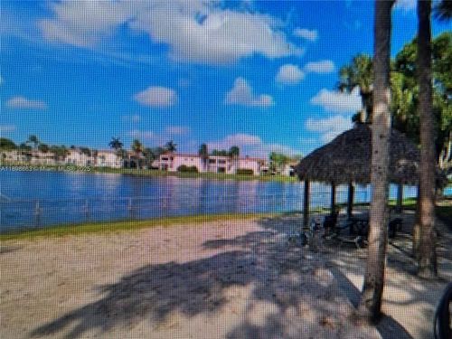 apt-305-900 Colony Point Cir, Pembroke Pines, FL, 33026-2929 | Card Image