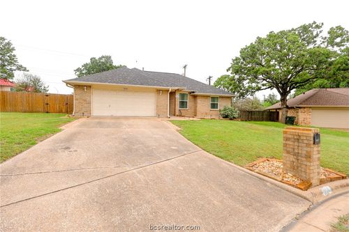 2004 Sandalwood Ln, Bryan, TX, 77807-2300 | Card Image