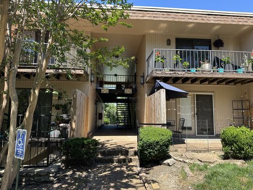 i41-420 Walton Ln, Madison, TN, 37115-5398 | Card Image