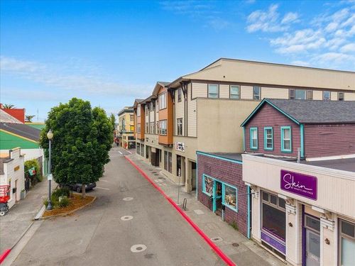 632 9th St, Arcata, CA, 95521-6273 | Card Image