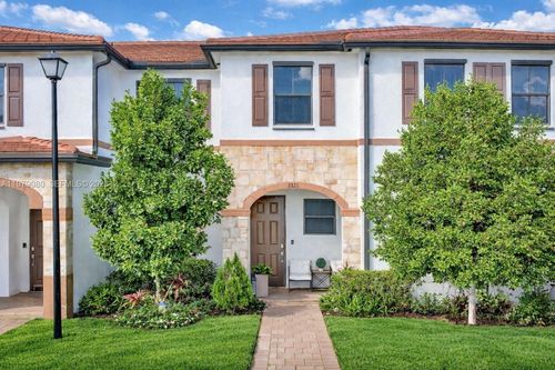 3321 W 105th Pl, Hialeah, FL, 33018-1243 | Card Image